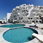 Apartment Bluehouse Near The Sea Redsealine