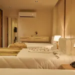 Gold\'S Pyramids Hotel