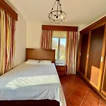 Luxury 5Br Villa With Sea View & Garden In Einbay