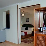 Pyramids Tower Inn