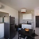 Direct To The Pool 2Br Getaway In Einbay