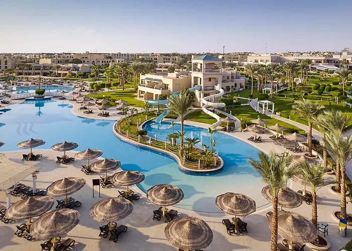 Coral Sea Holiday Resort And Aqua Park
