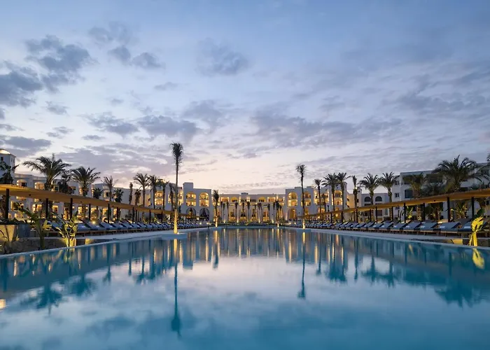 Serry Beach Resort