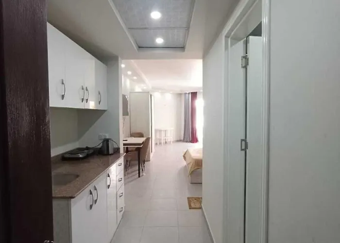 Seaview Hotel Apartment Steps From Downtown, Free Wifi