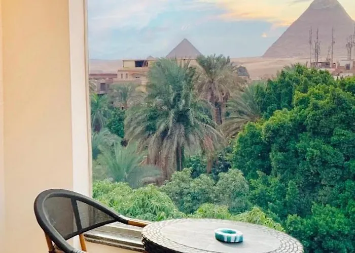 Sphinx Gate Pyramids View Hotel