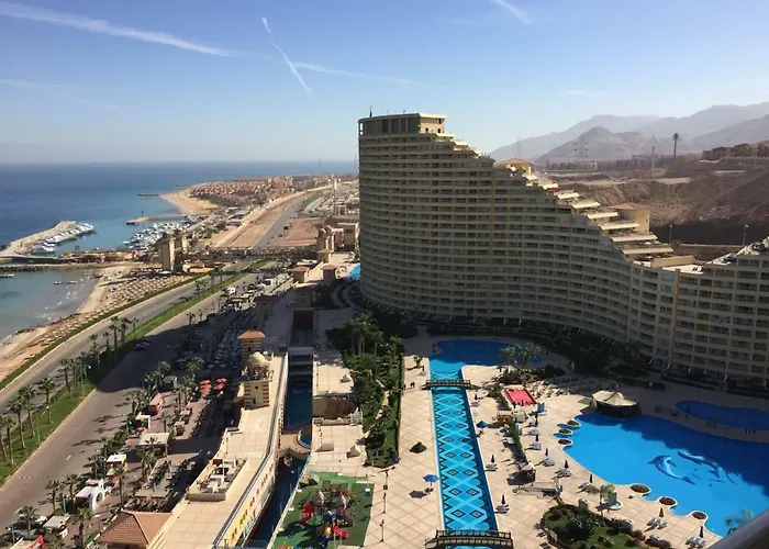 Private Chalets -Porto Sokhna Pyramids