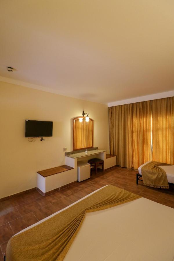 Hotel Panda 3*