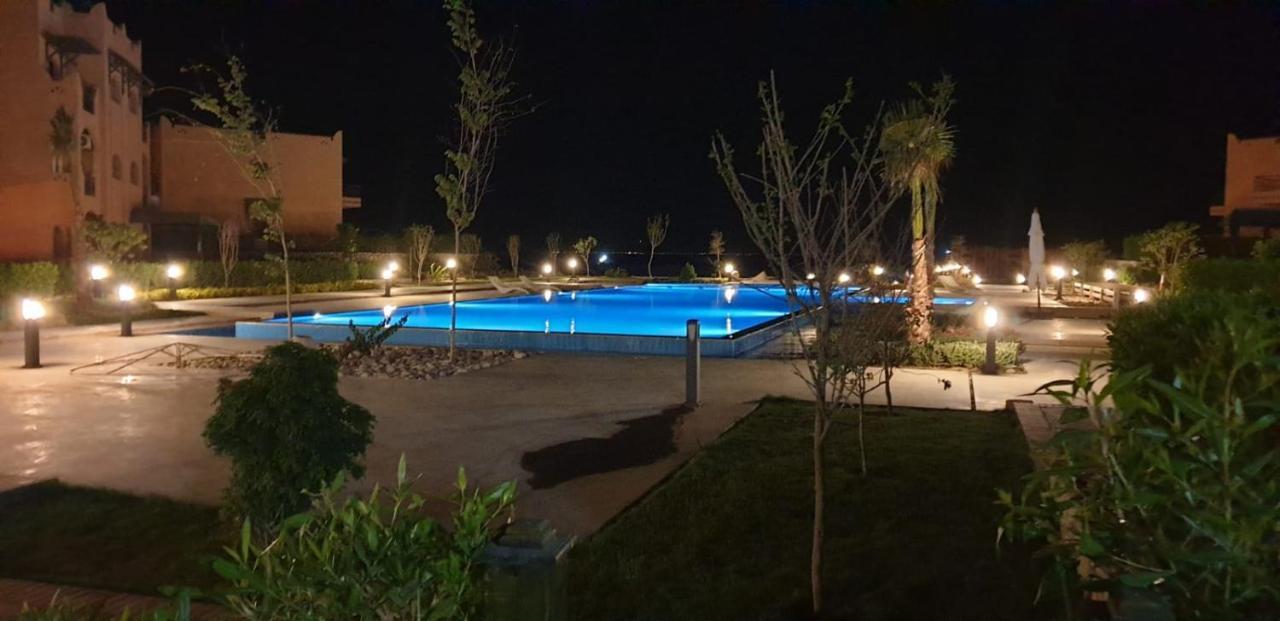 La Hacienda - -