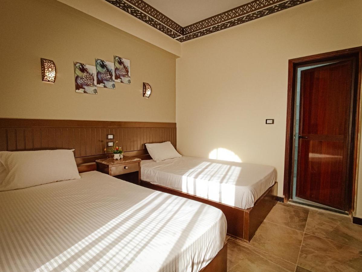Aparthotel Shabana House *