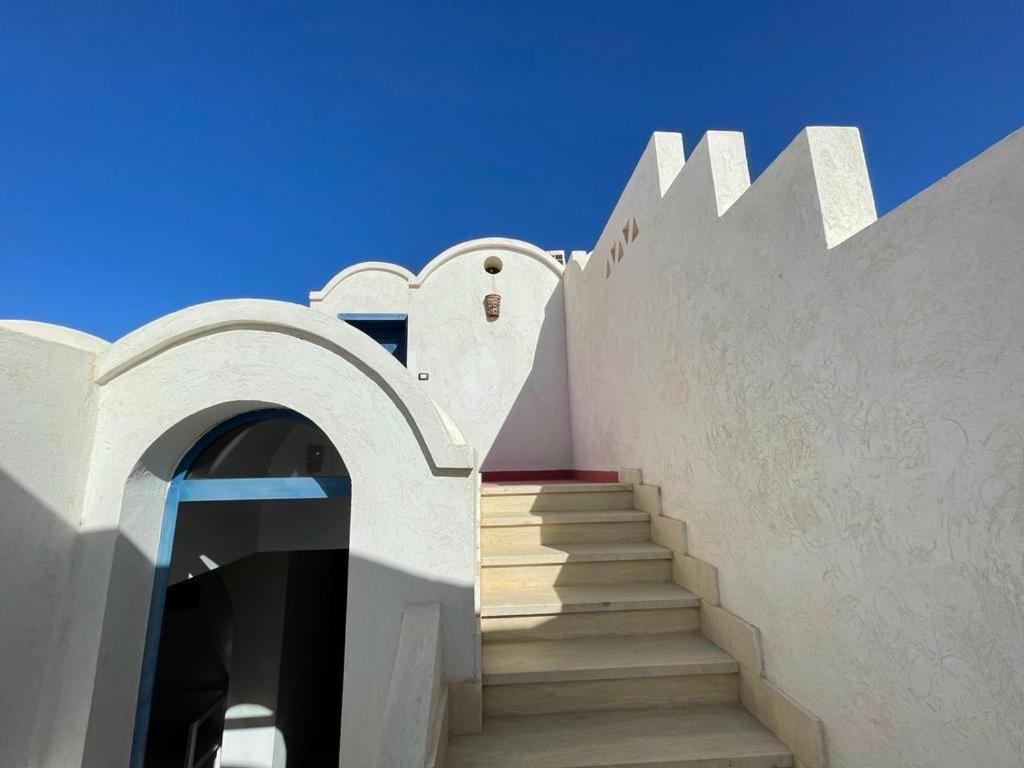 Villa Luxury With Pool In *