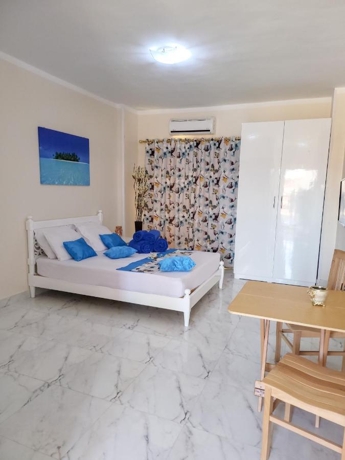 Apartment Bluehouse Near The Sea Redsealine *