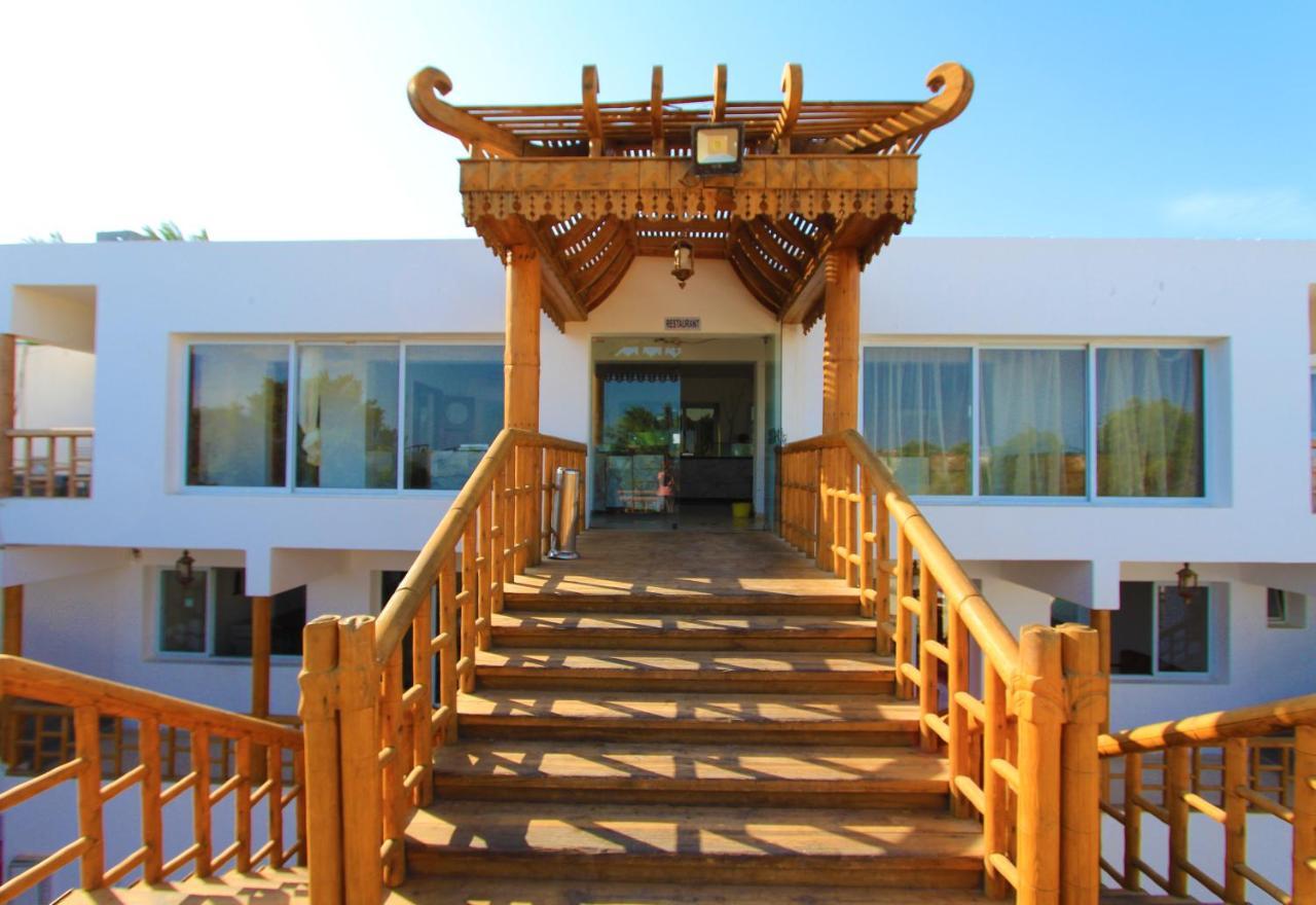 Hotel Panda 3*