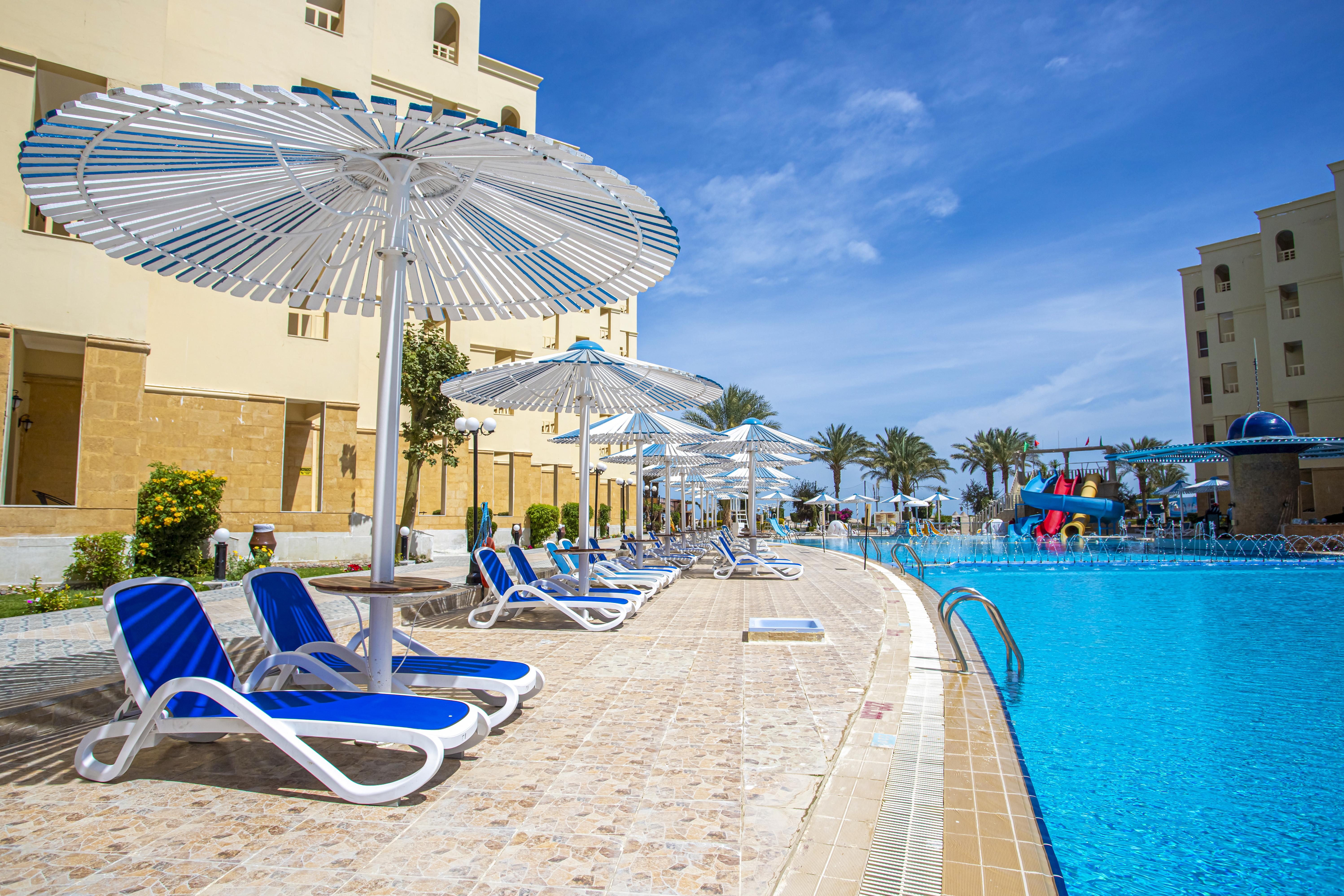 Resort Amc Royal & Spa