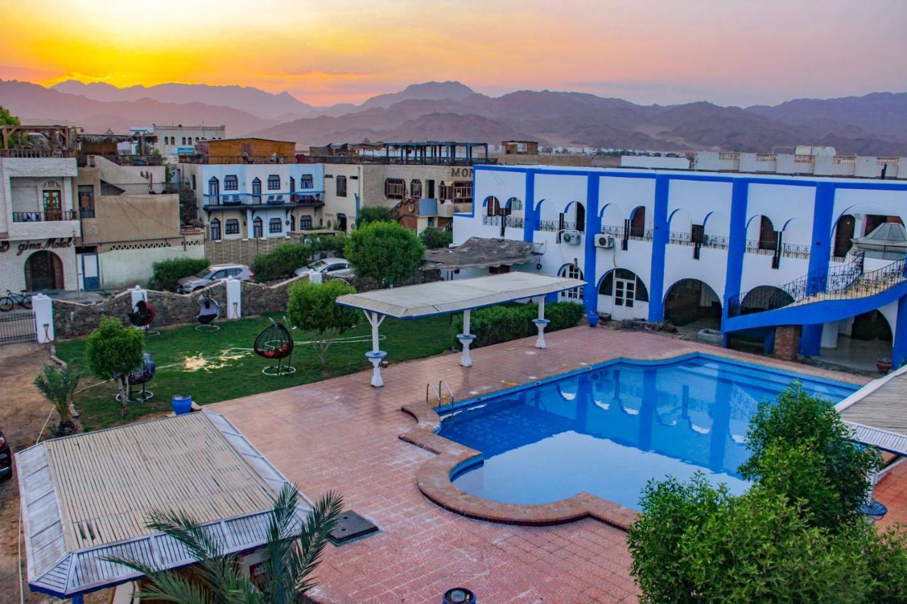 Yassmina Dahab
