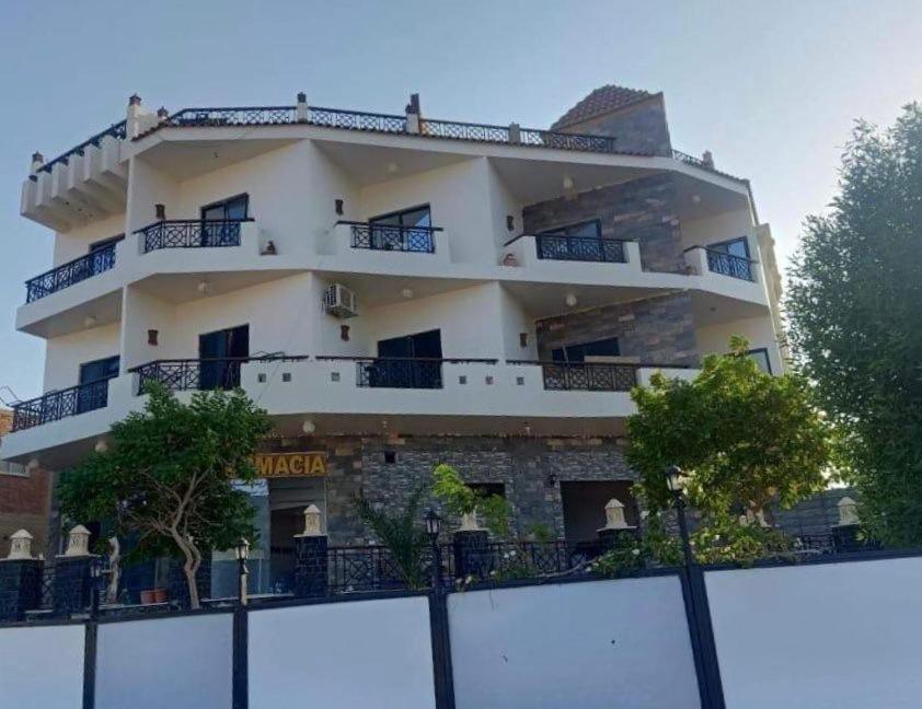 Pensiune Sea View House *