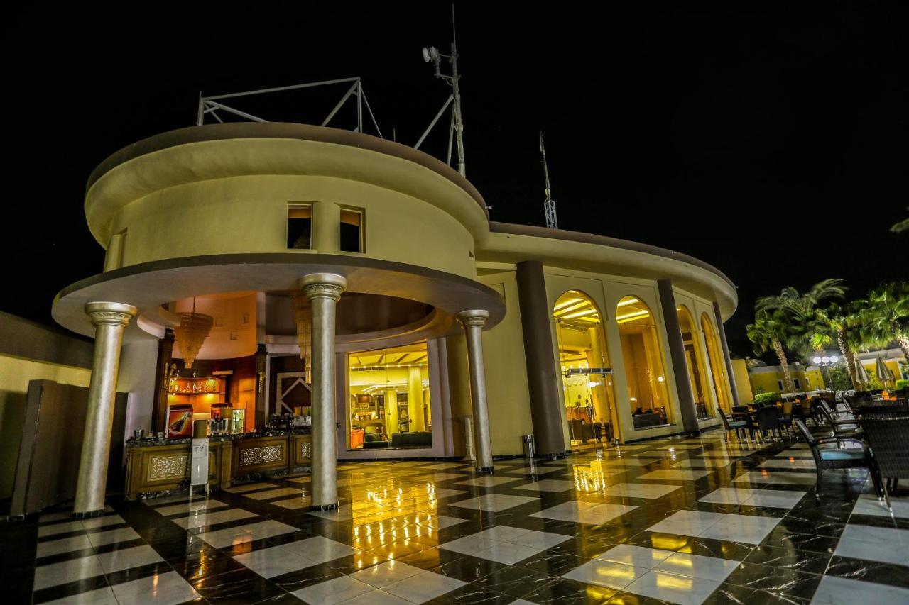 Mirage Bay & Aqua Park 4*