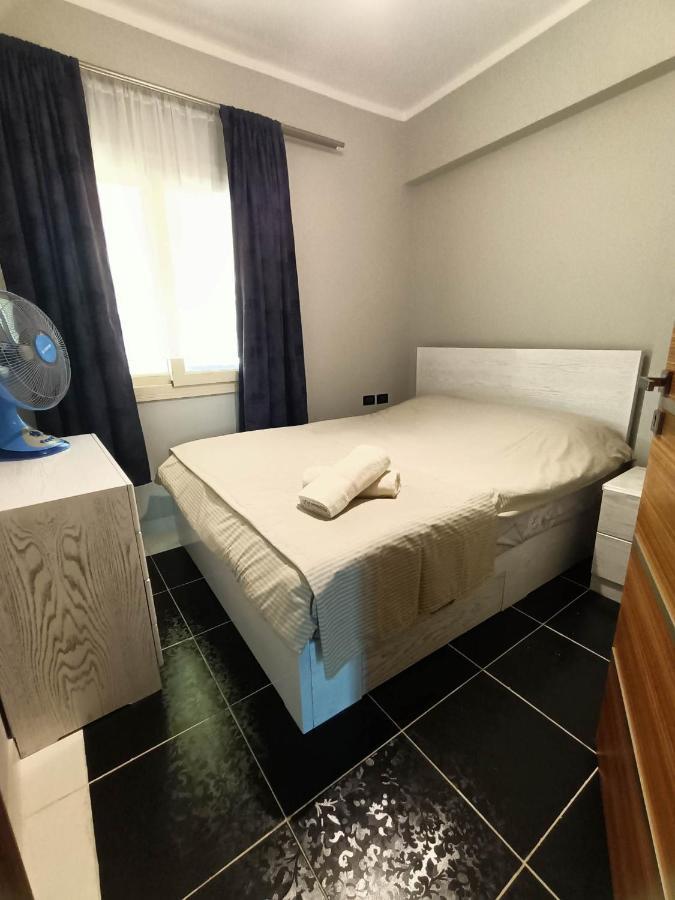 Tony's Privy Beds By Red Sea