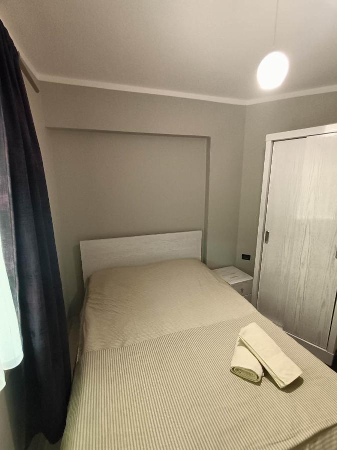 Tony's Privy Beds By Red Sea