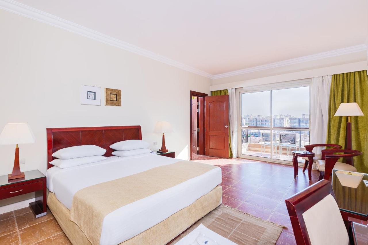 Coral Sea And Aqua Park 4*