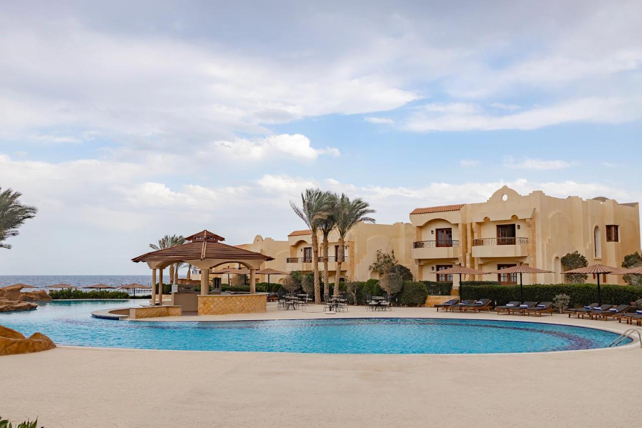 Coral Hills & 4*