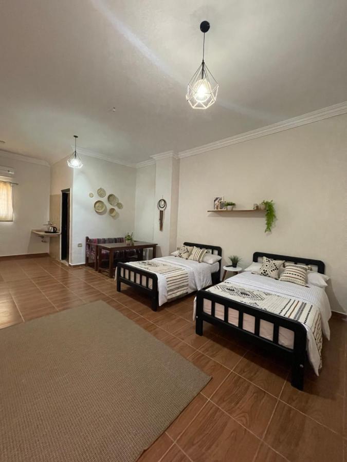 La Casa Guest house *