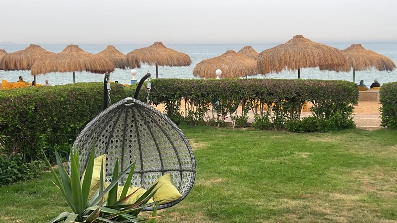 Front First Row Family Only Villa *