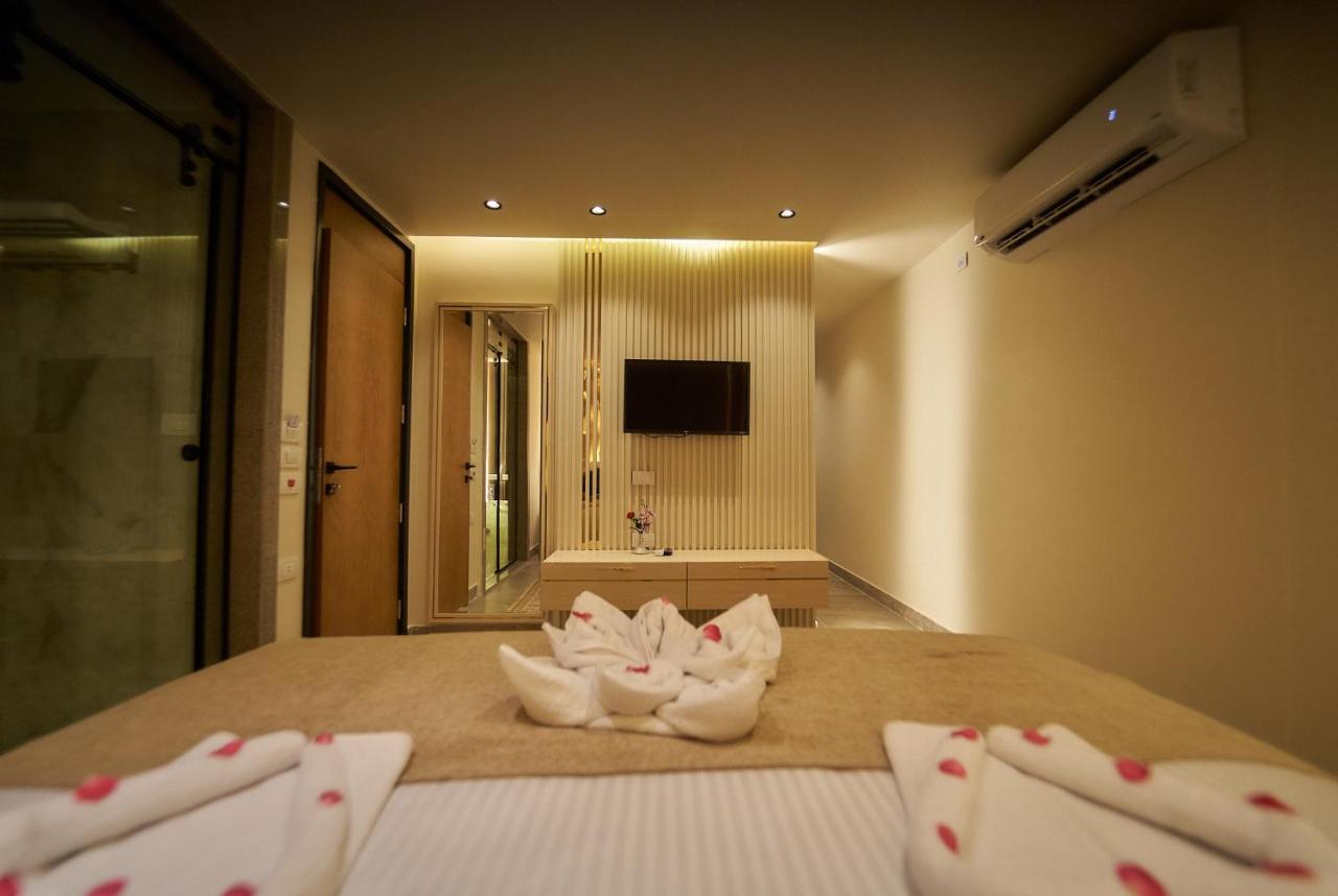 Hotel Gold's Pyramids