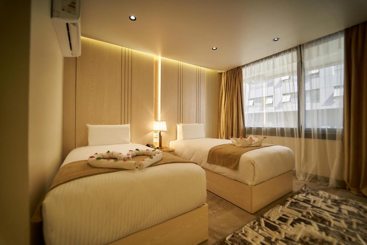 Hotel Gold's Pyramids