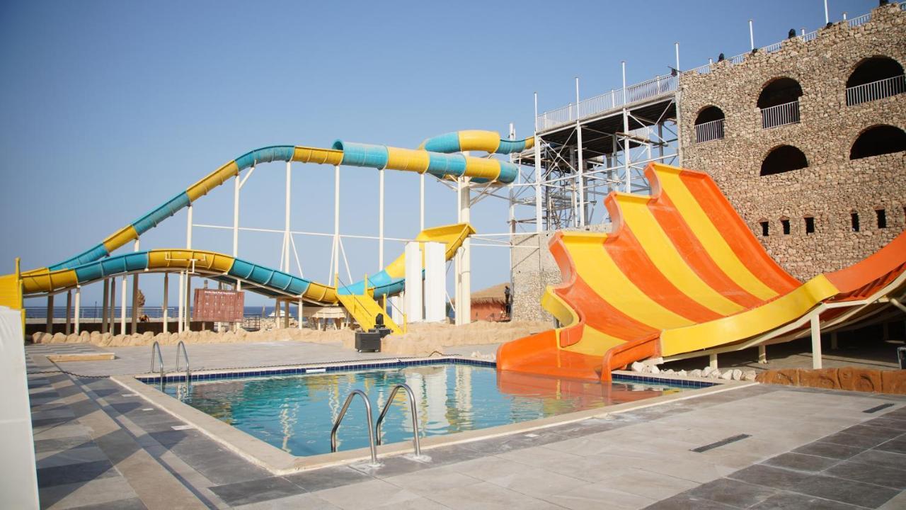 Hotel Amarina Jannah & Aqua Park Coraya Bay