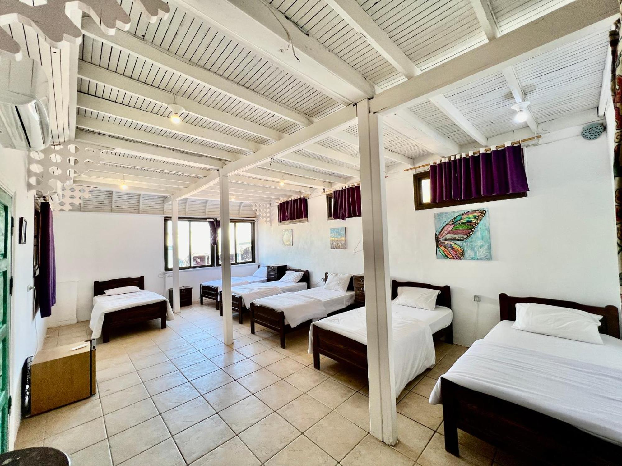 Hostel Mirage Village *