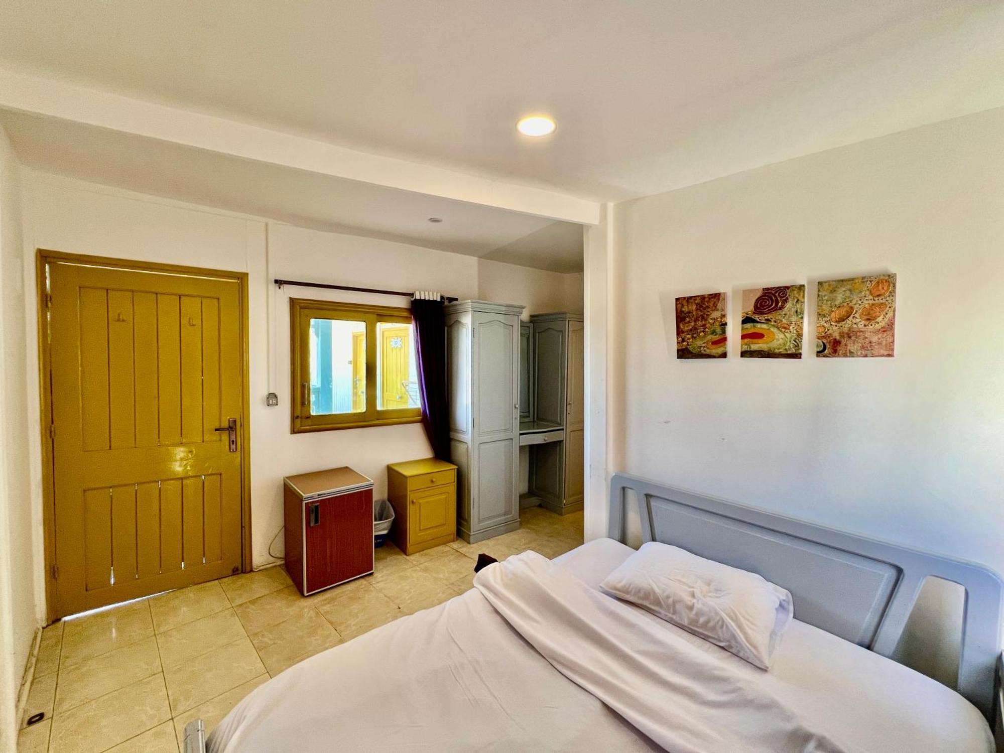 Hostel Mirage Village *