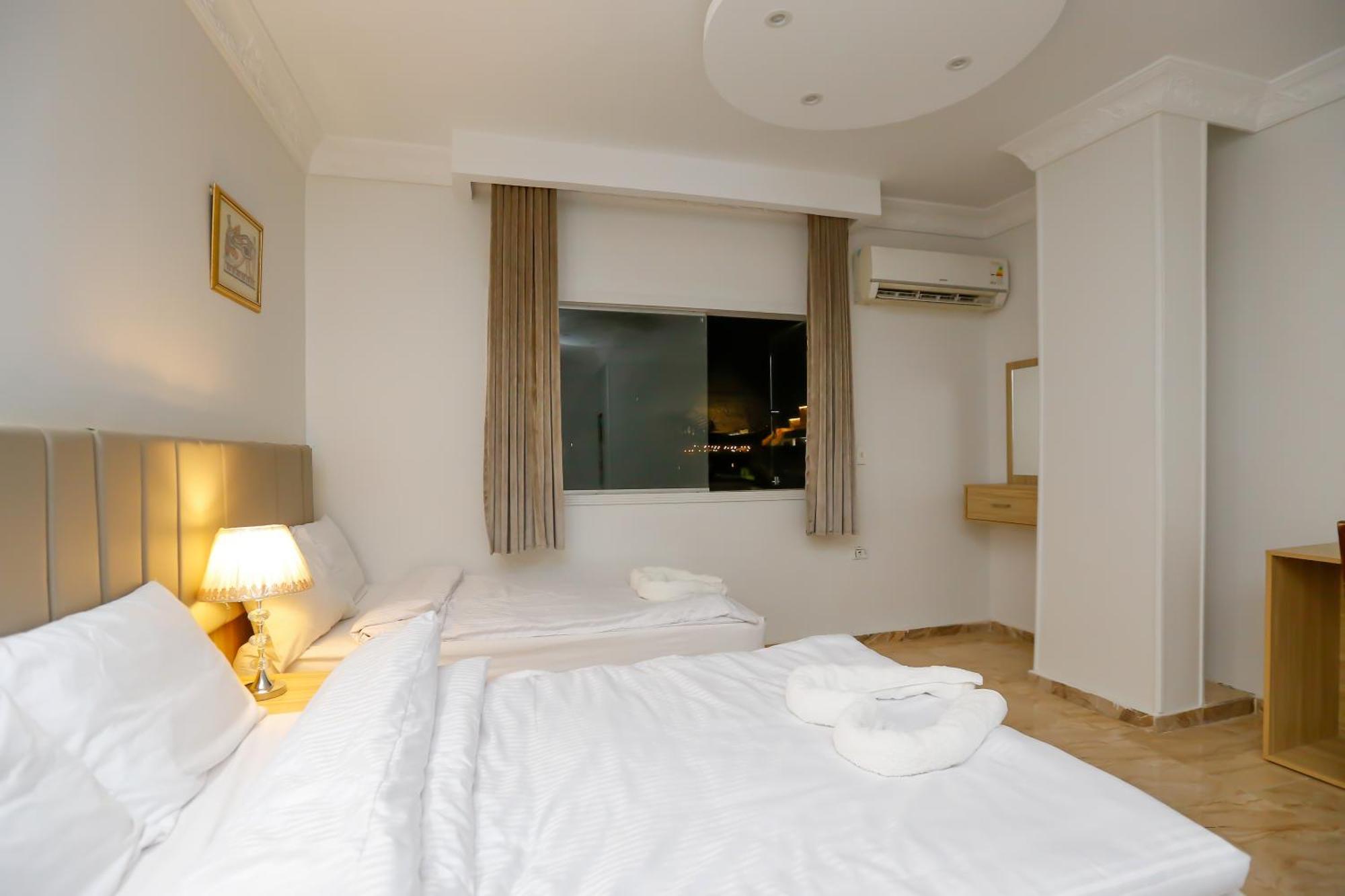 Hotel Pyramids Express View 3*