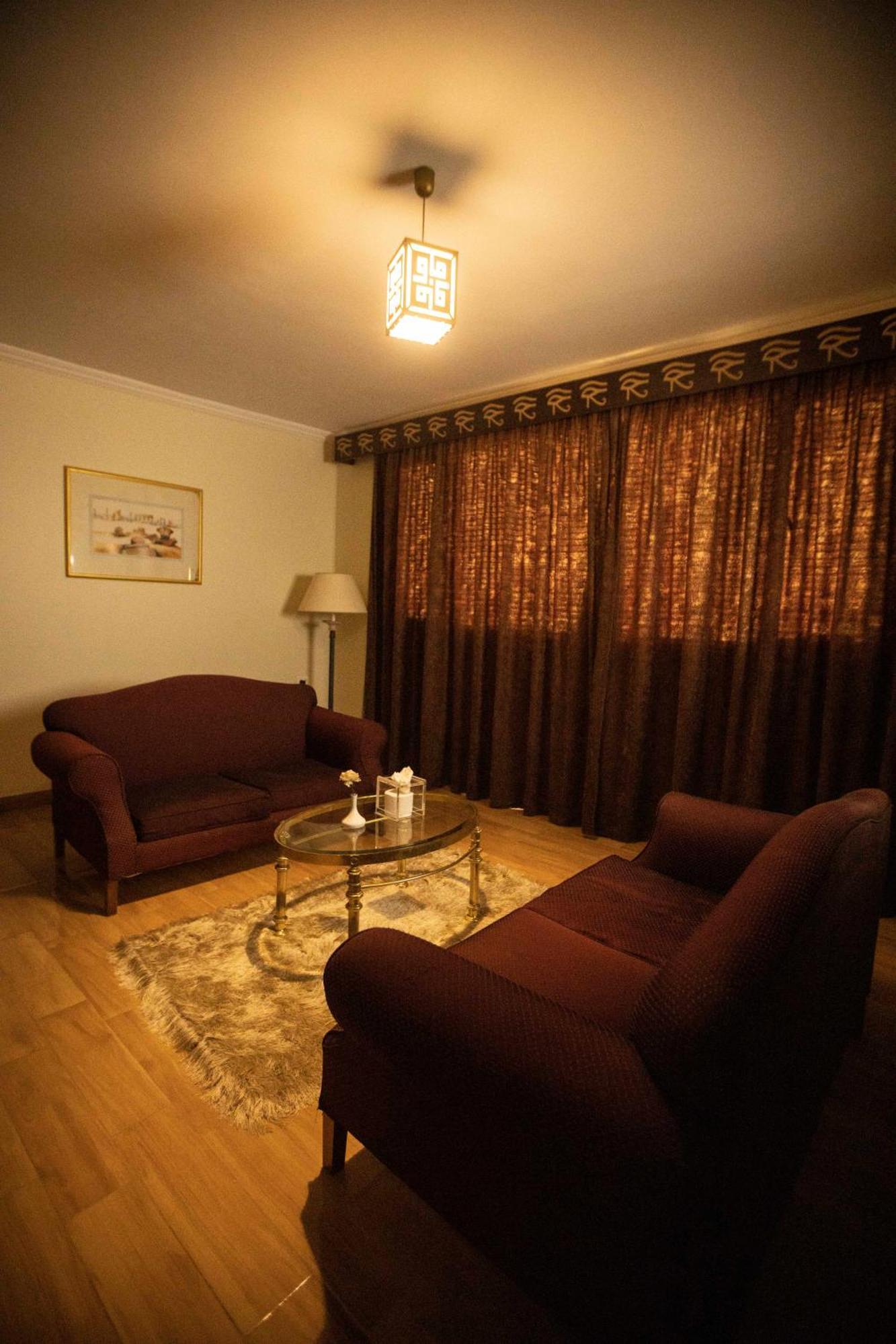 Pyramids Tower 3*