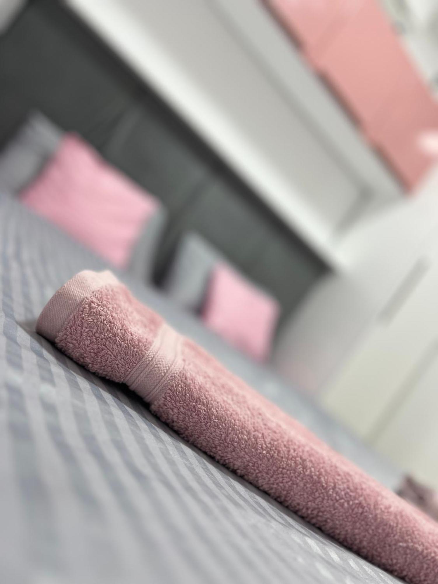 Apartment Selena Bay - Pink