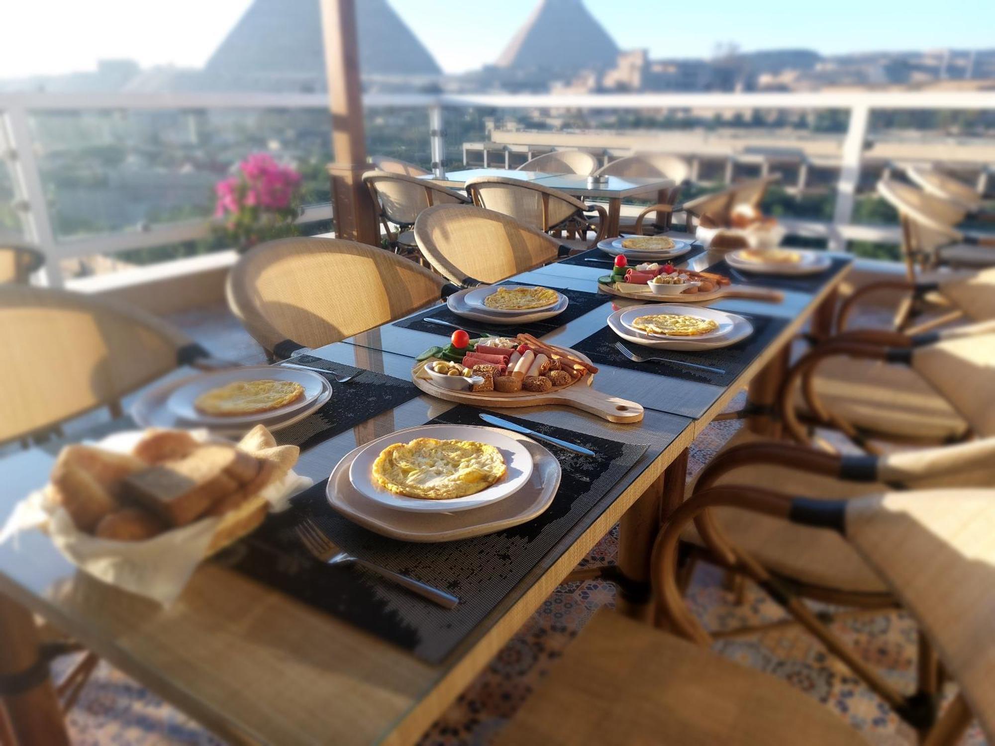 Hotel Doudou Pyramids View *