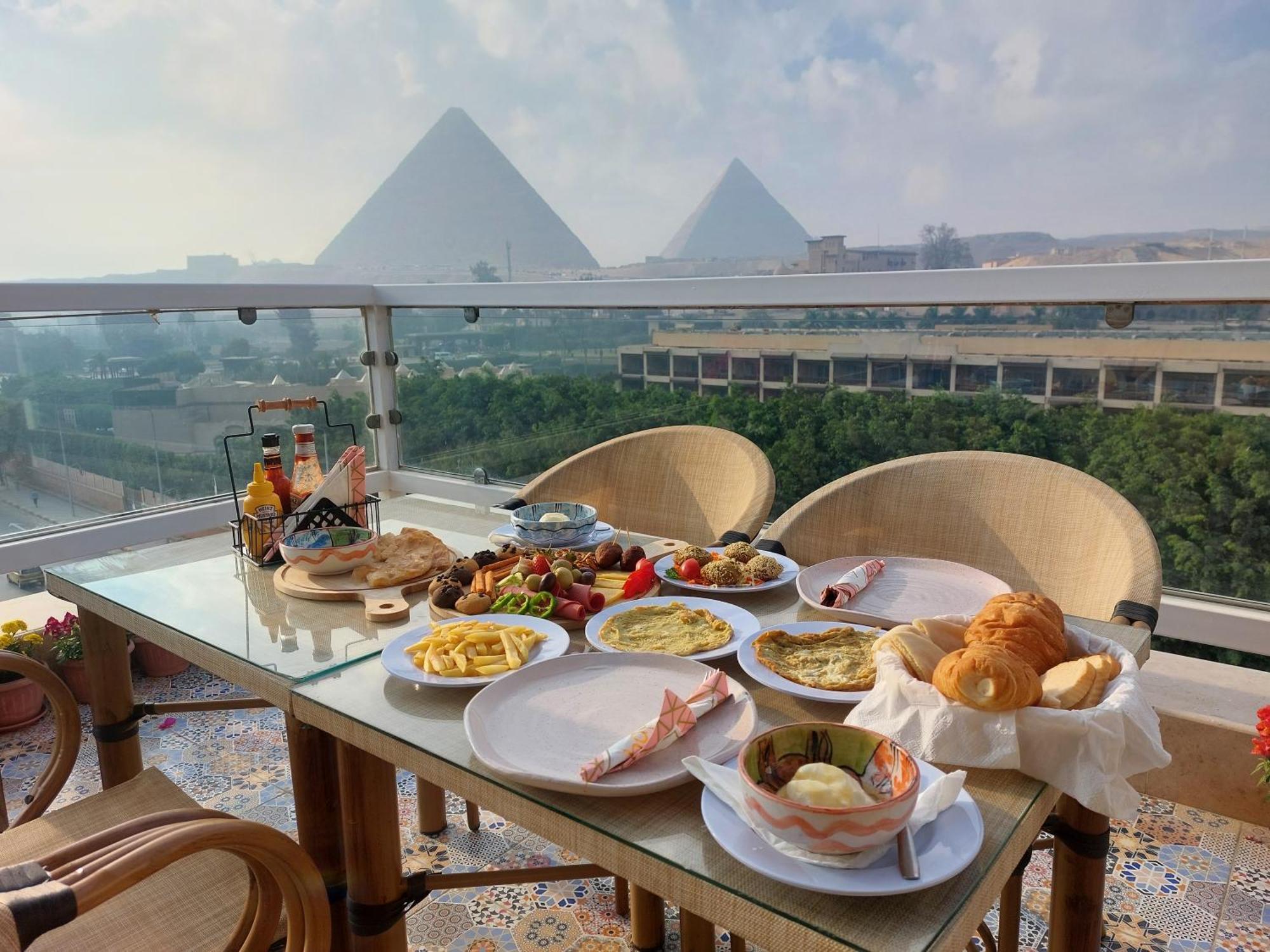Doudou Pyramids View Hotel *