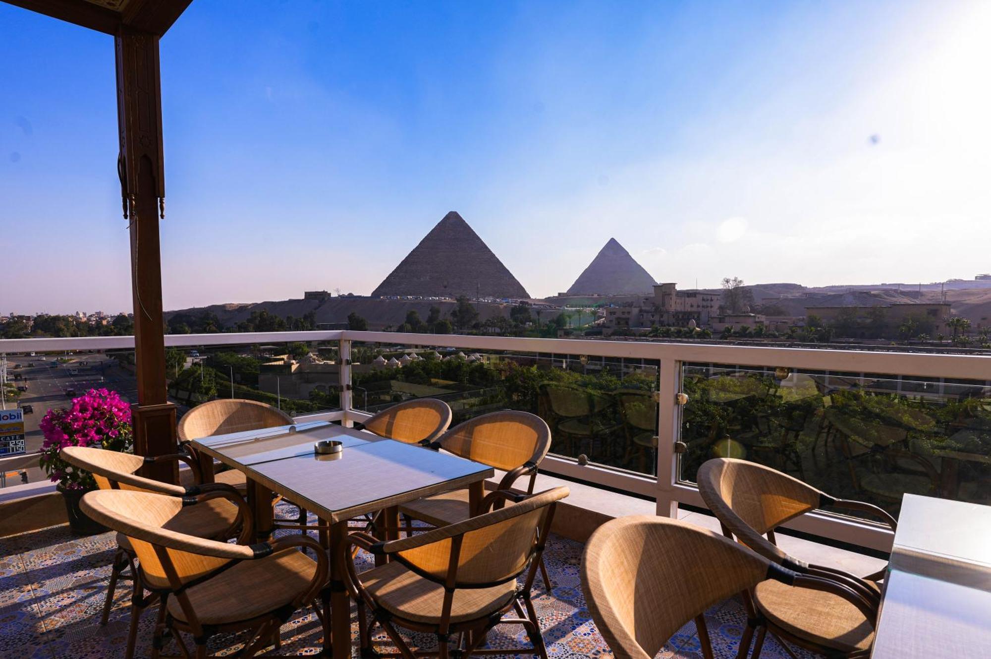 Doudou Pyramids View Kafrat al Jabal