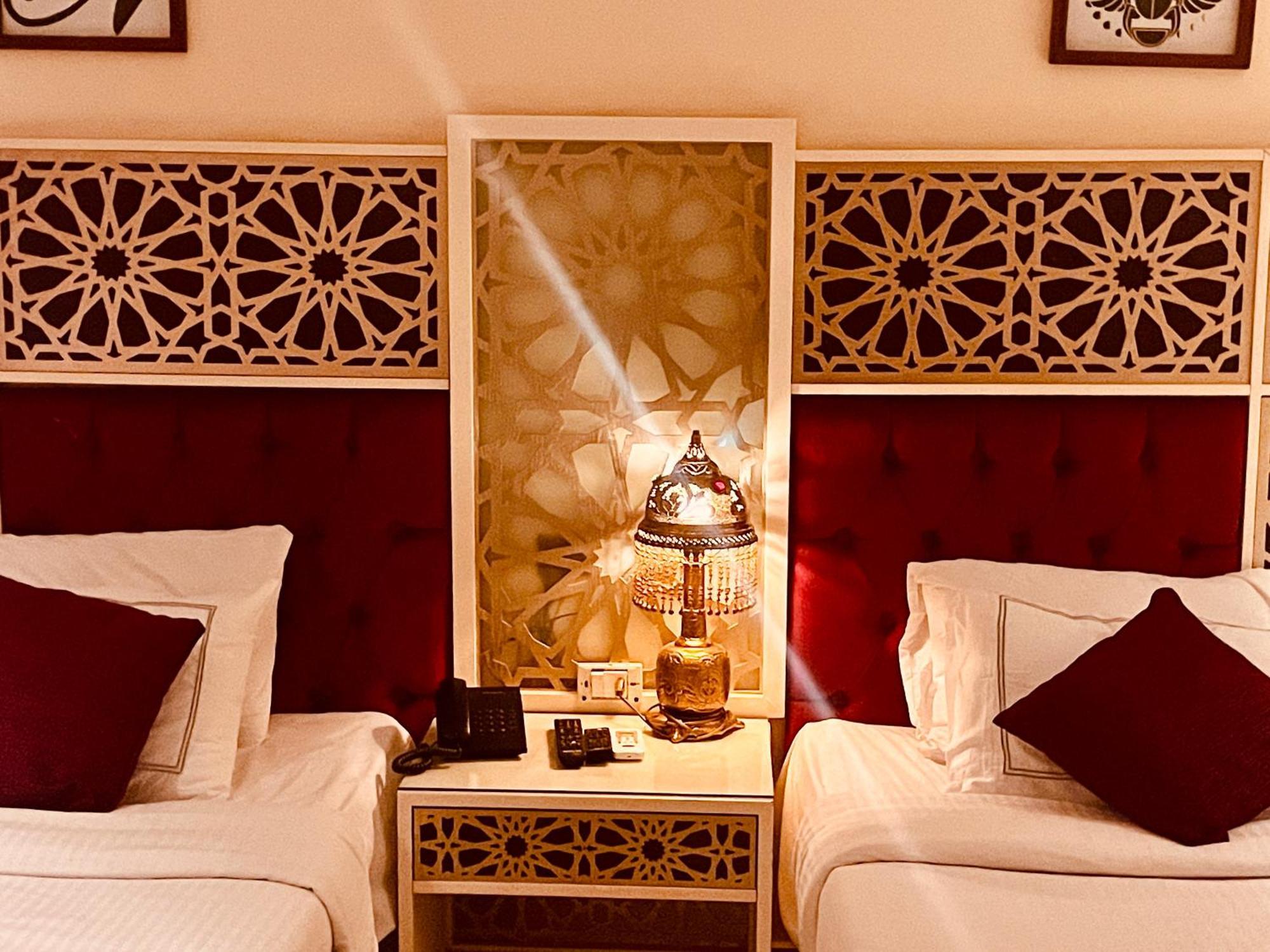 Pyramids Tower Hotel