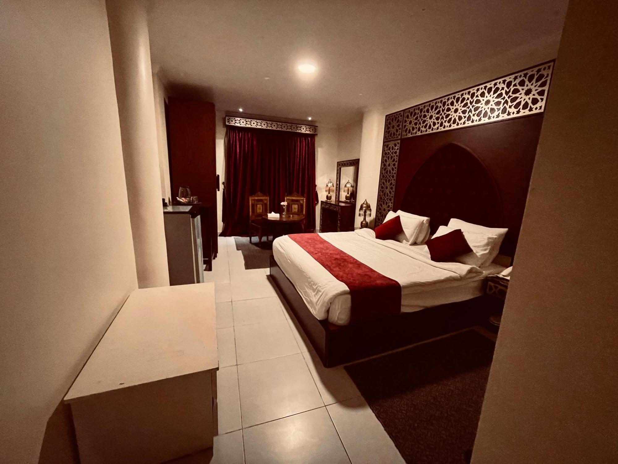 Hotel Pyramids Tower Nazlet el-Sisi