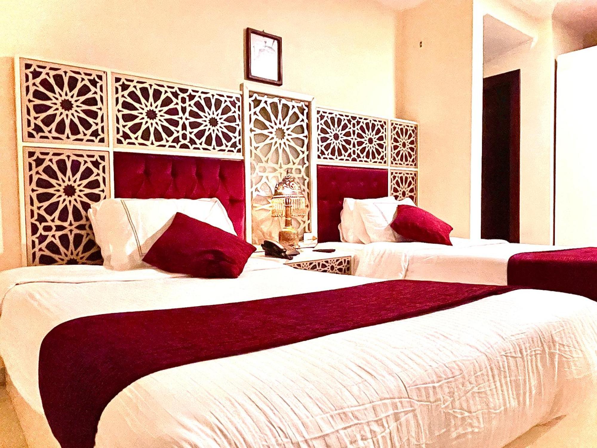 Hotel Pyramids Tower