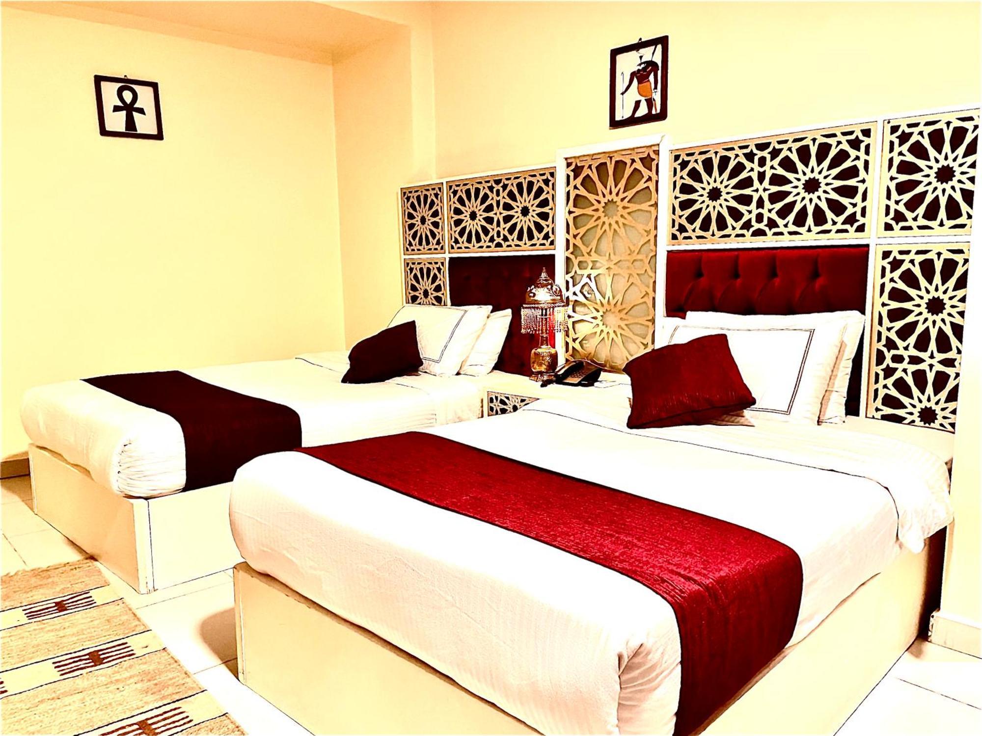 Pyramids Tower 3*