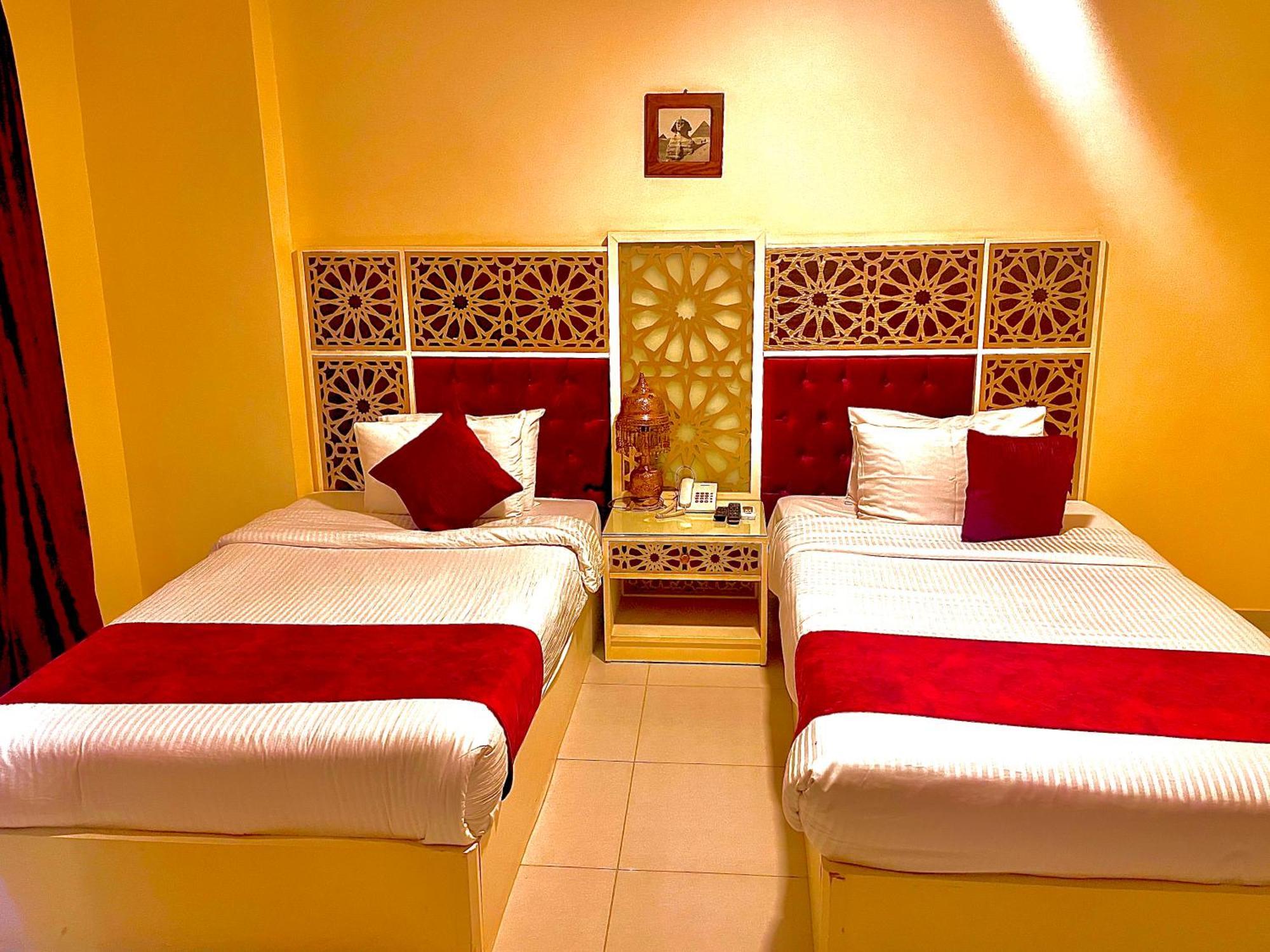 Pyramids Tower 3*