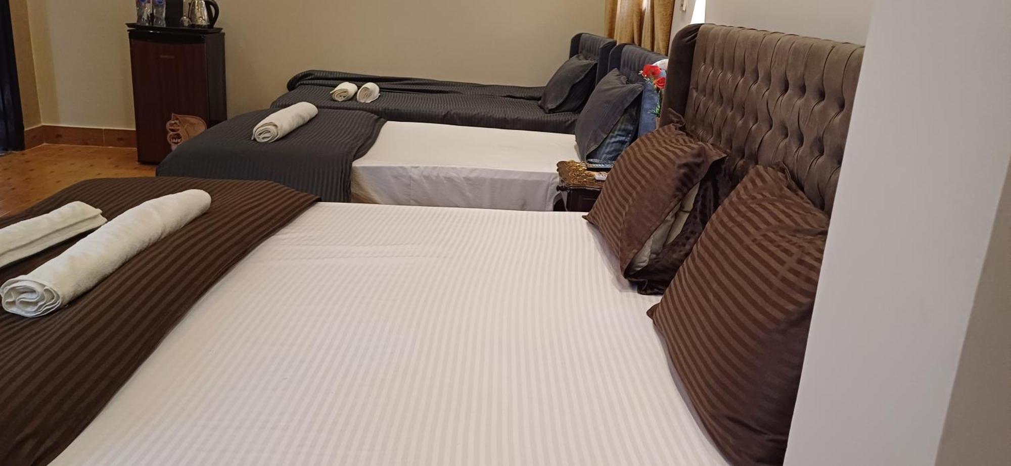 Yoya Pyramids Guest house *