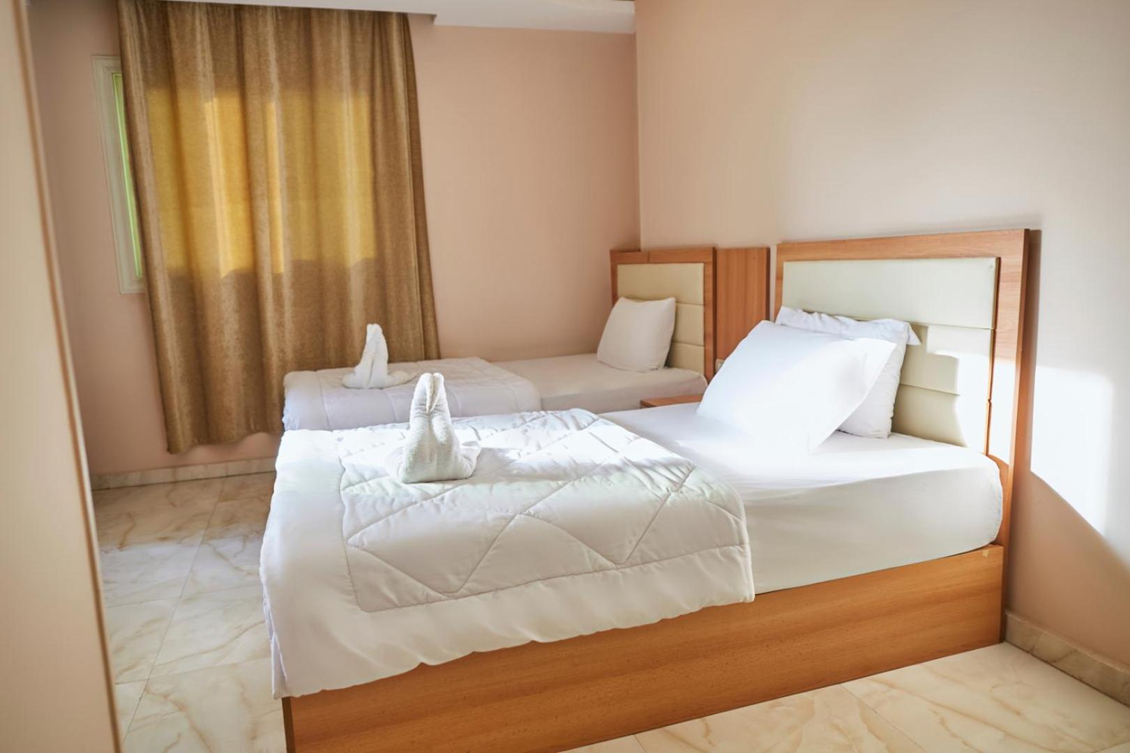 Grand Pyramid View Hotel Kafrat al Jabal