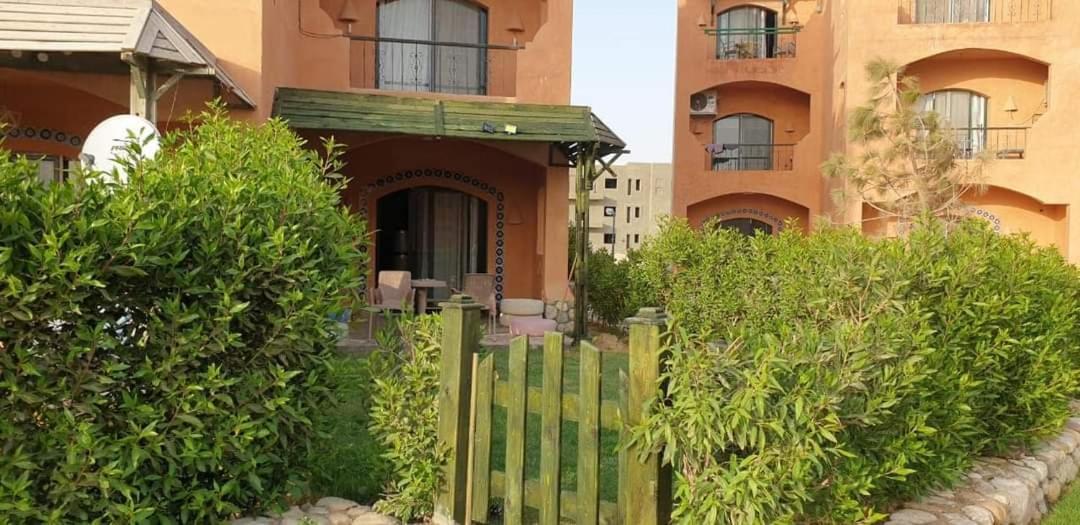 Apartment La Hacienda - -