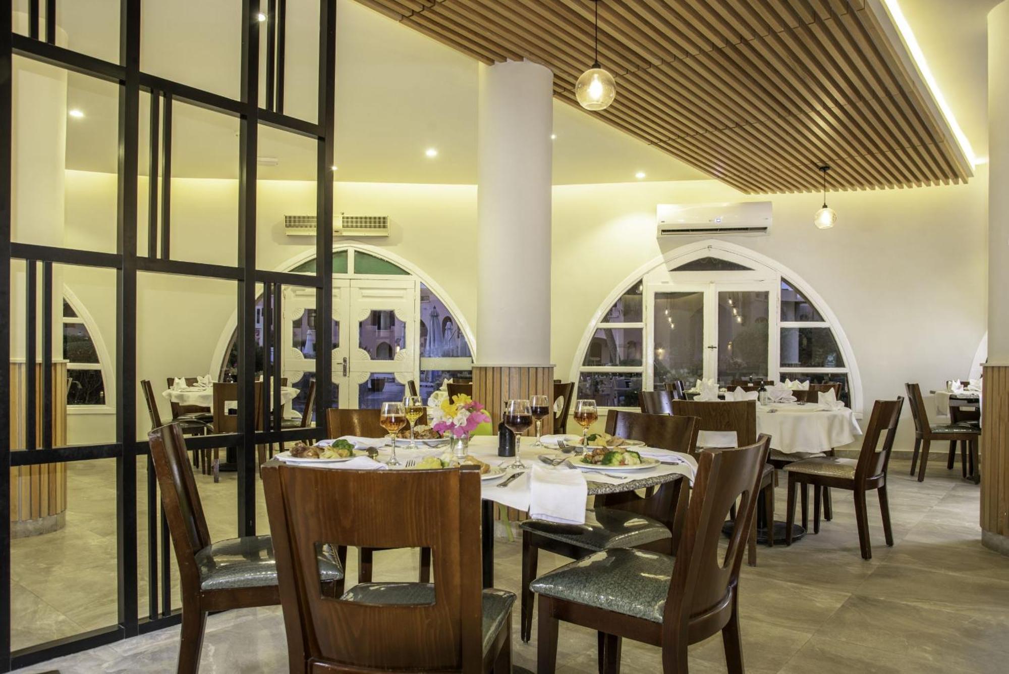 Resort Three Corners Rihana 4*
