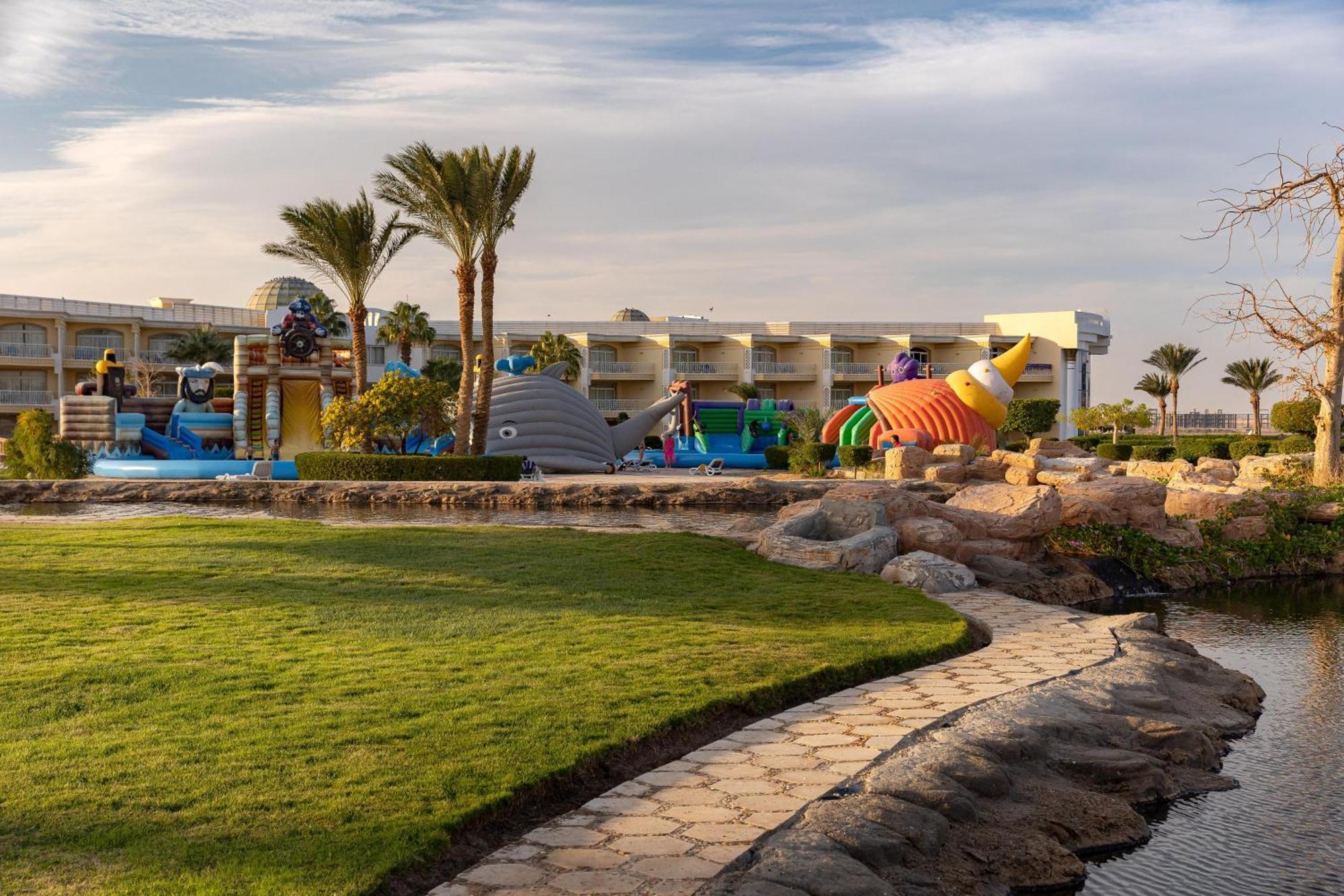 Palm Royale - Resort 5*