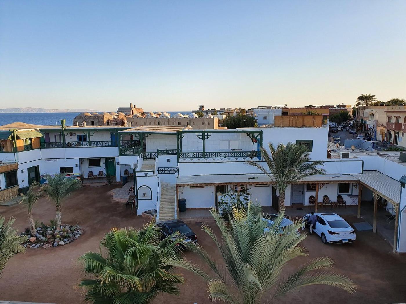 Hostel Mirage Village *