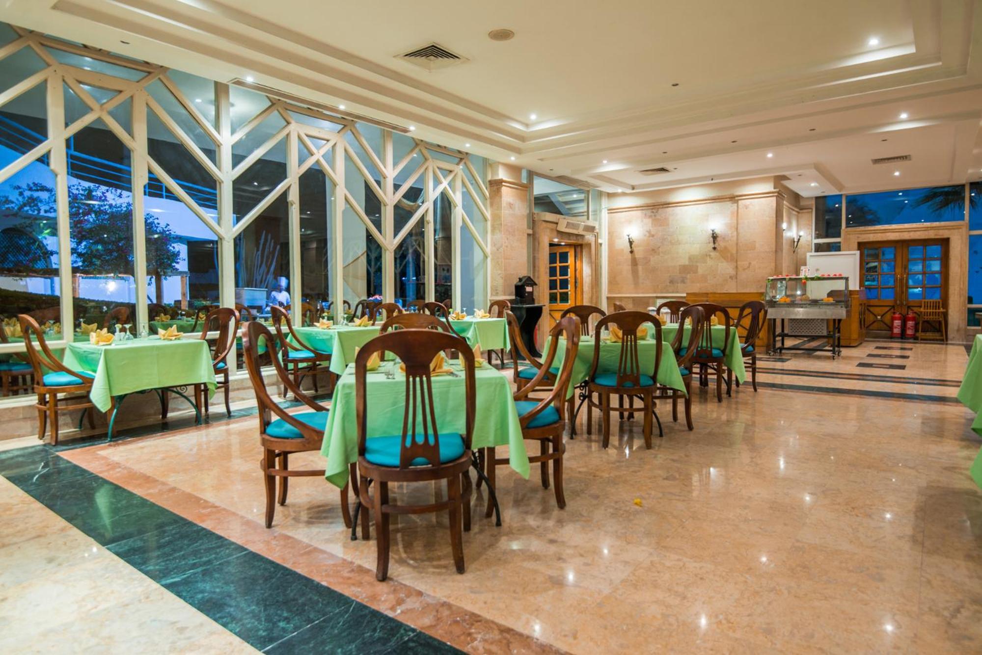 Resort Shams 4*