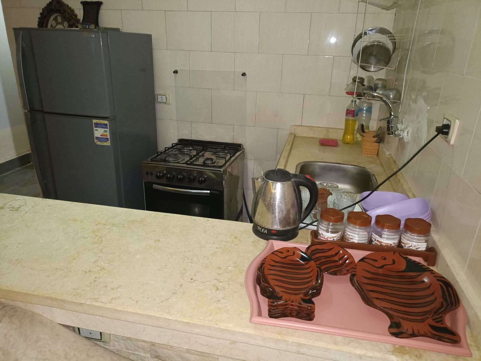 مكيف علي البحر صف أول بحديقة خاصة ومكيف بمنتجع براس سدر Ras Sedr
